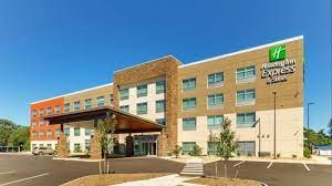 Holiday Inn Express & Suites Roanoke Civic Center 
