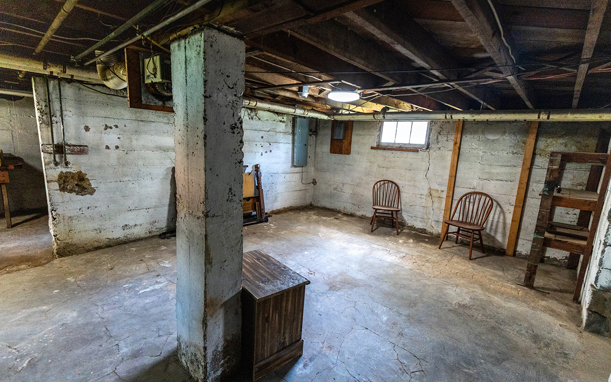 502 N. Market Street Interior 