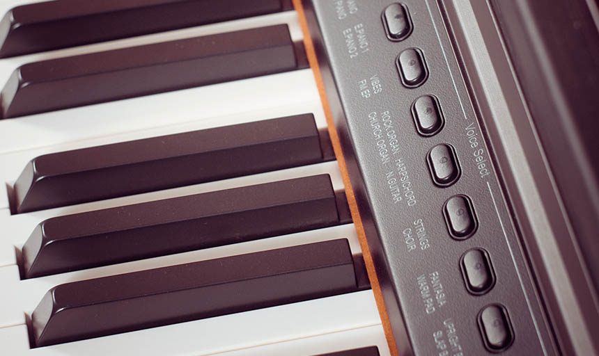 Closeup photo of a piano keyboard