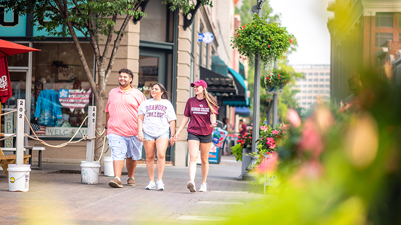 students walking in downtown Roanoke